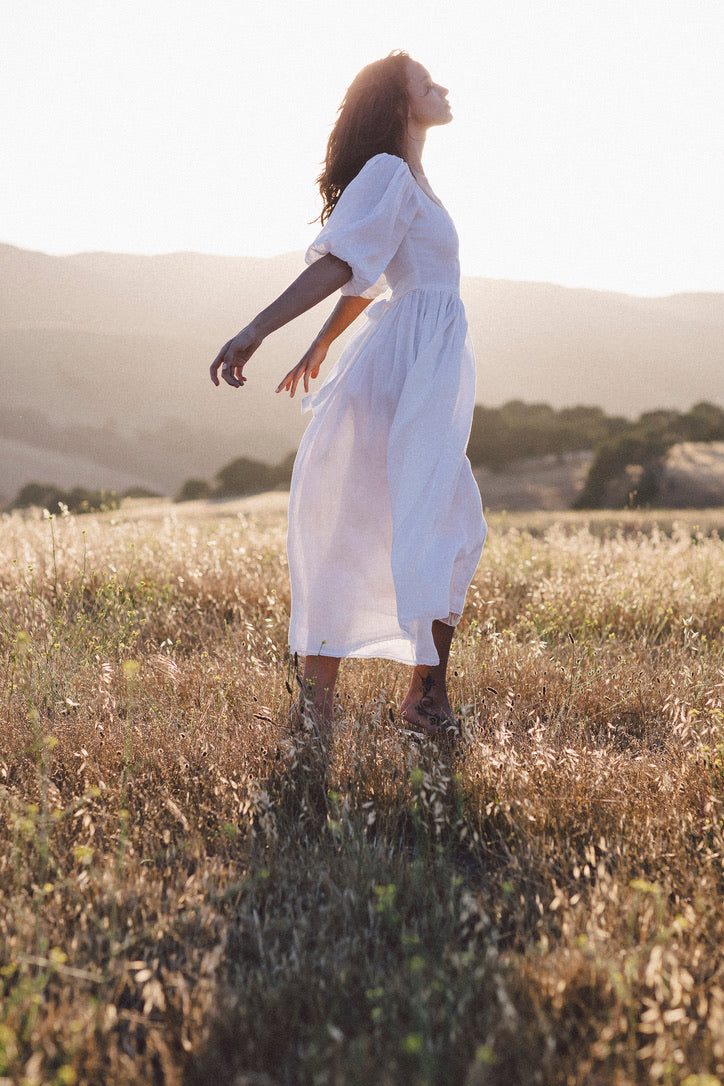 The bellflower dress in blanc linen – Kara Thoms Boutique