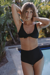 the Leila bikini top in noir