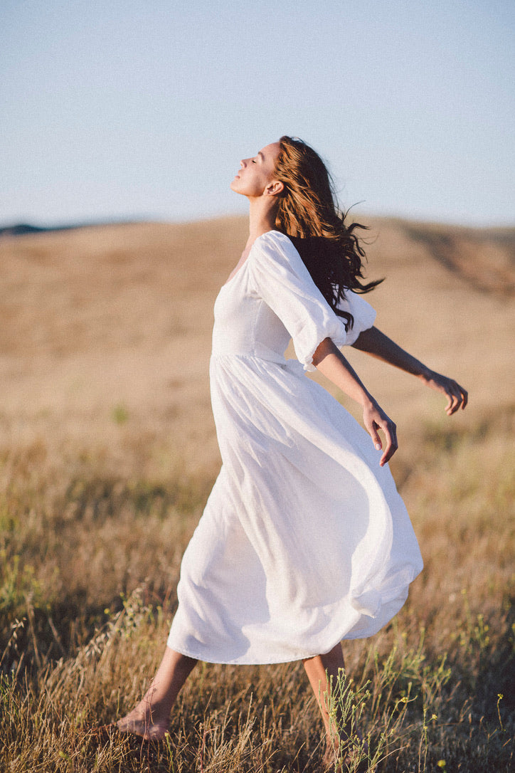 The bellflower dress in blanc linen – Kara Thoms Boutique