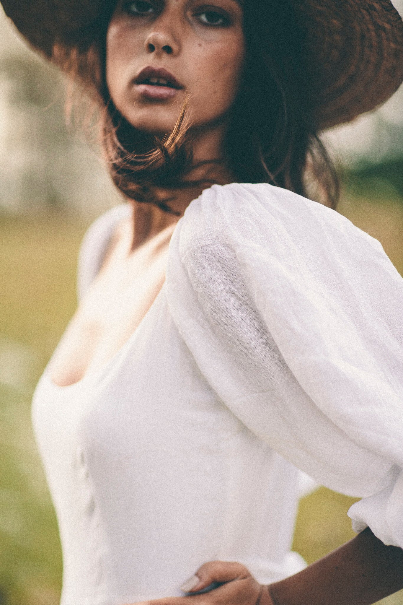 The bellflower dress in blanc linen