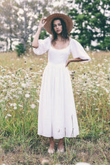 The bellflower dress in blanc linen