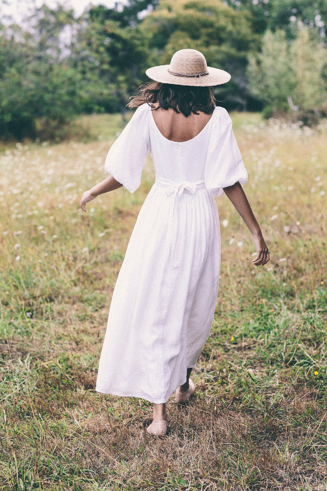 The bellflower dress in blanc linen