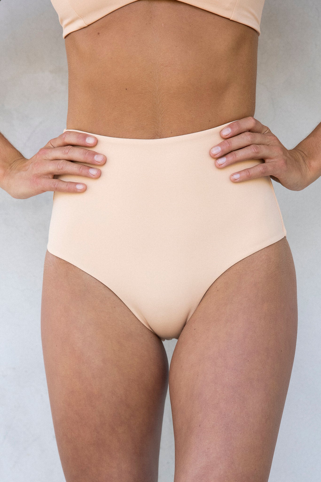 the luna bottom in peach