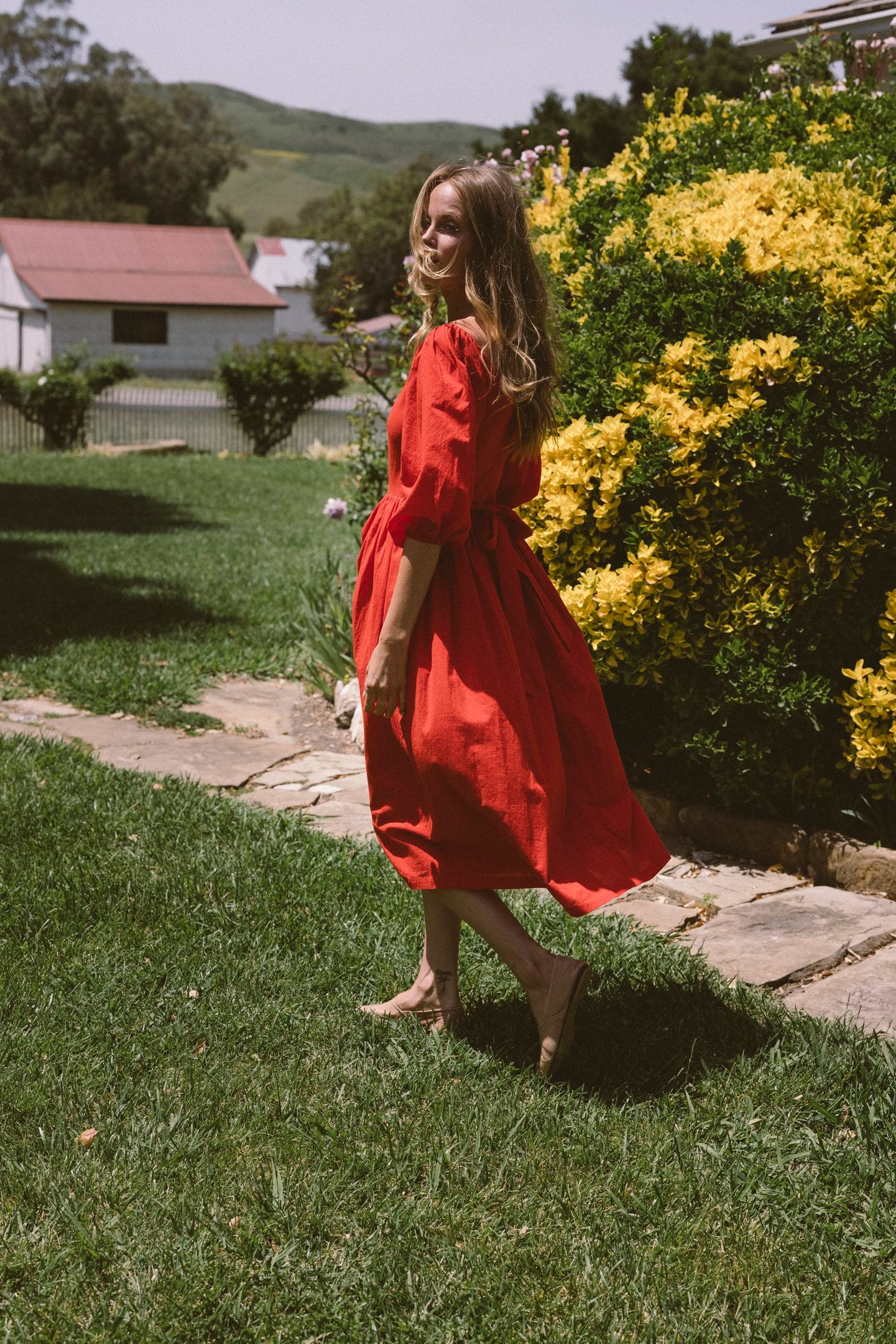 THE BELLFLOWER MIDI DRESS IN POPPY – Kara Thoms Boutique