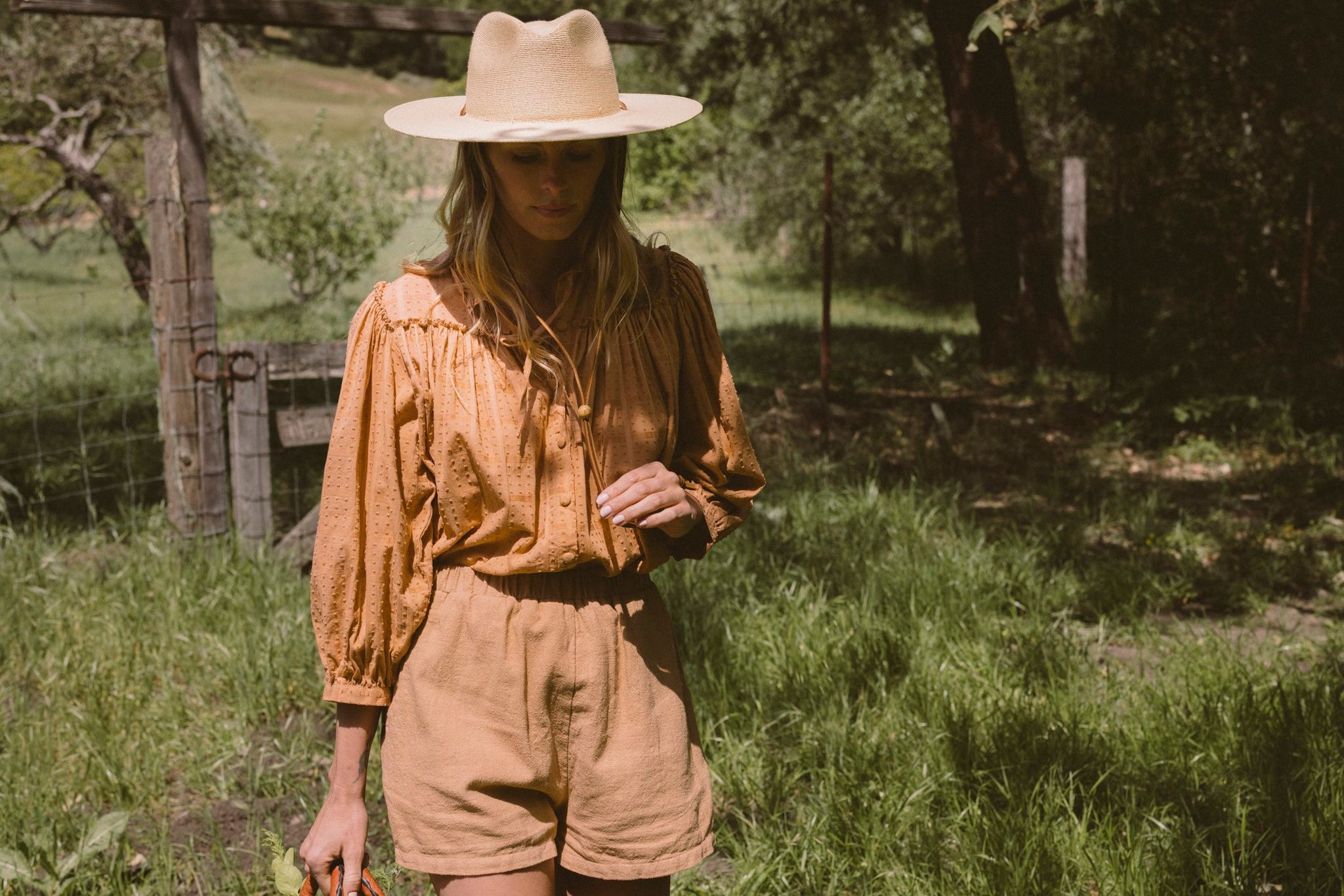 THE BARDOT BLOUSE IN CLAY