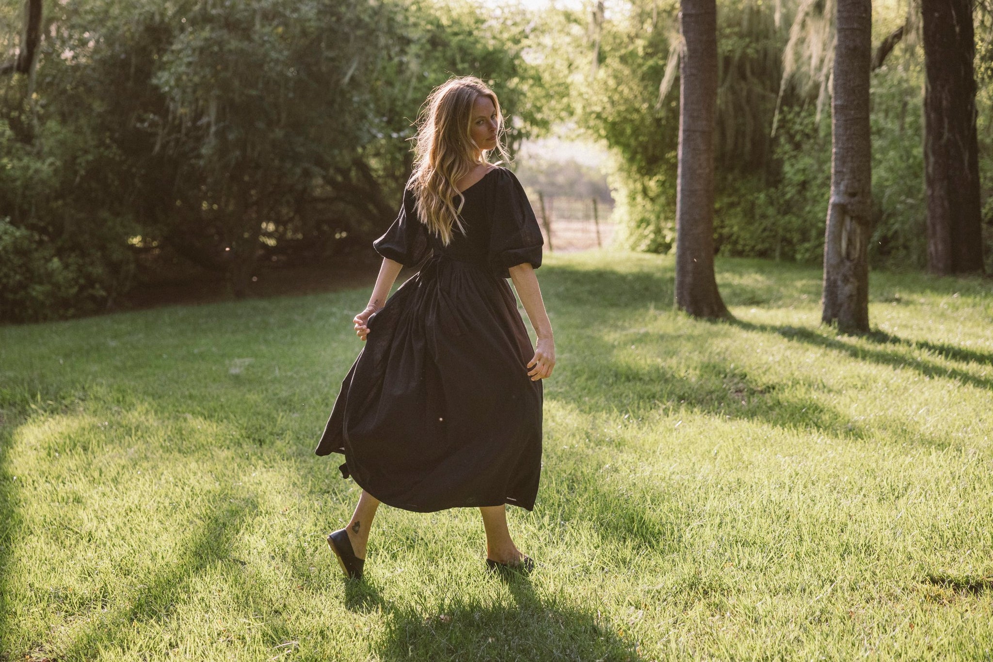 THE BELLFLOWER DRESS IN NOIR