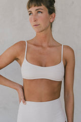 The Bonnie top in Almond