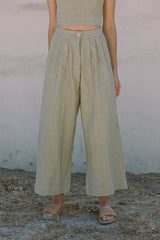 the baye pant in Moss
