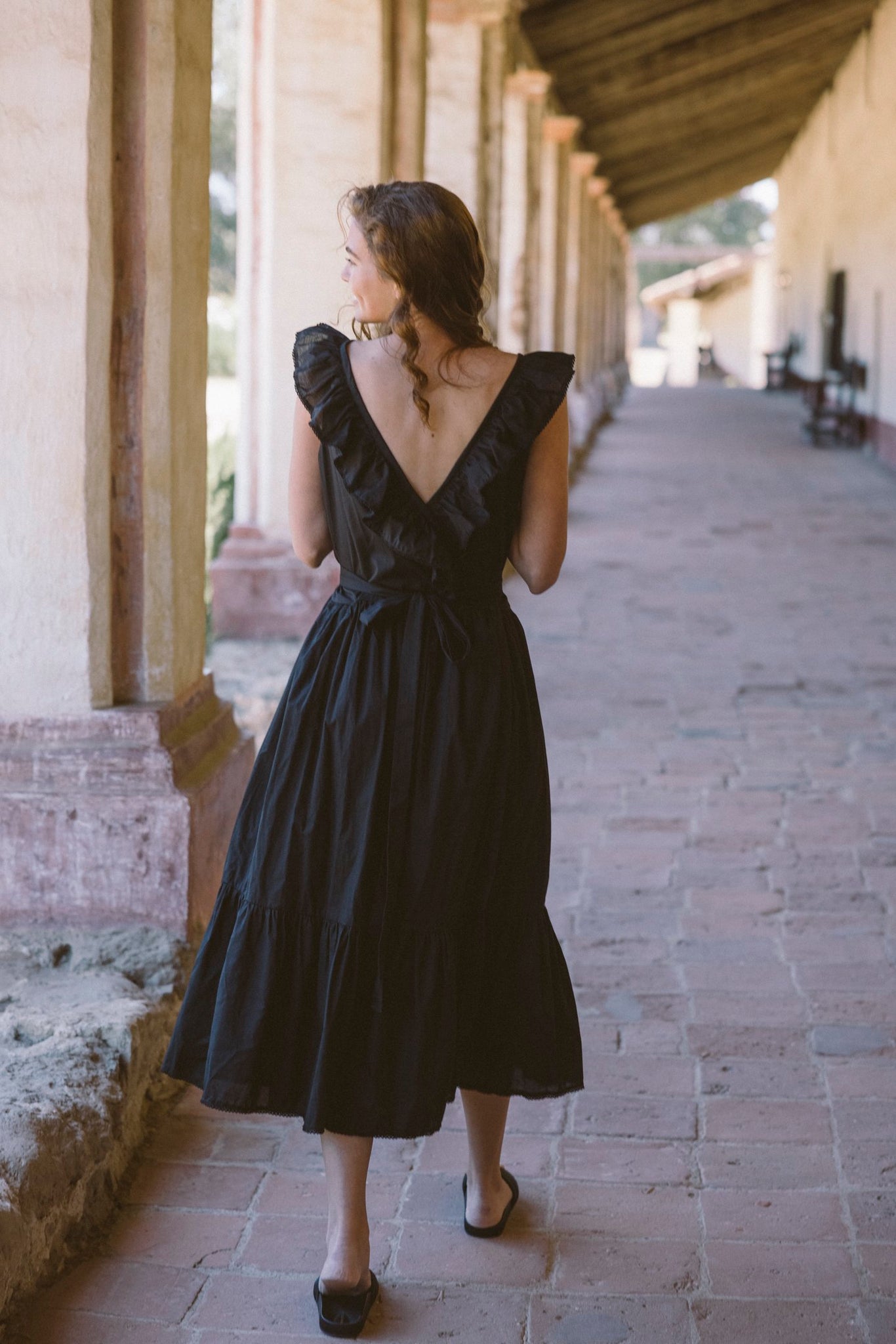 The Alma dress in noir