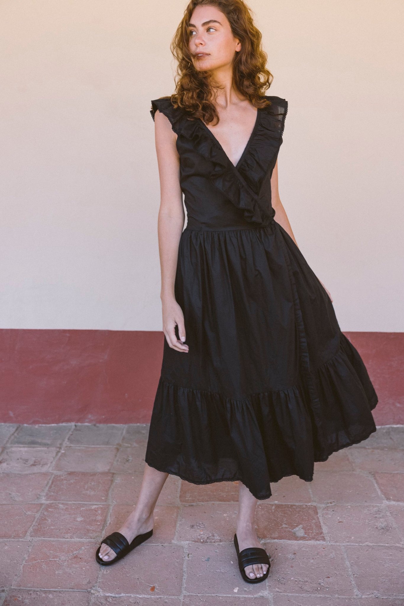 The Alma dress in noir