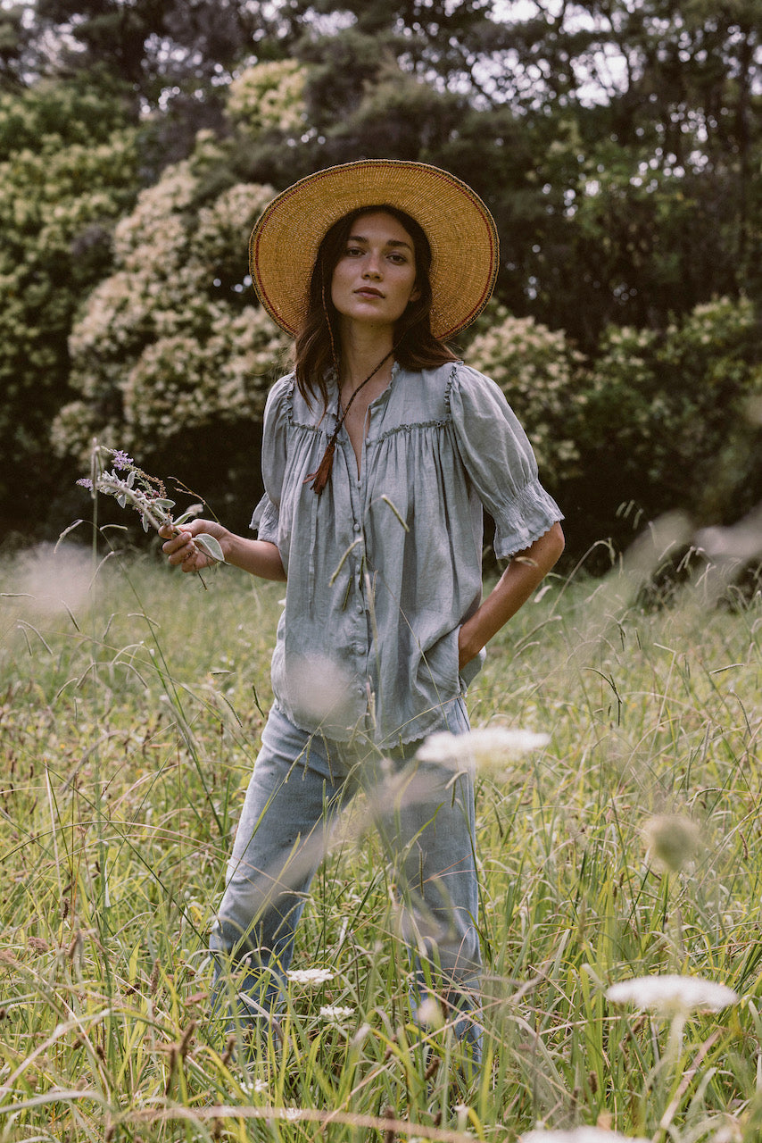 THE MEADOW BLOUSE IN CHAMBRAY
