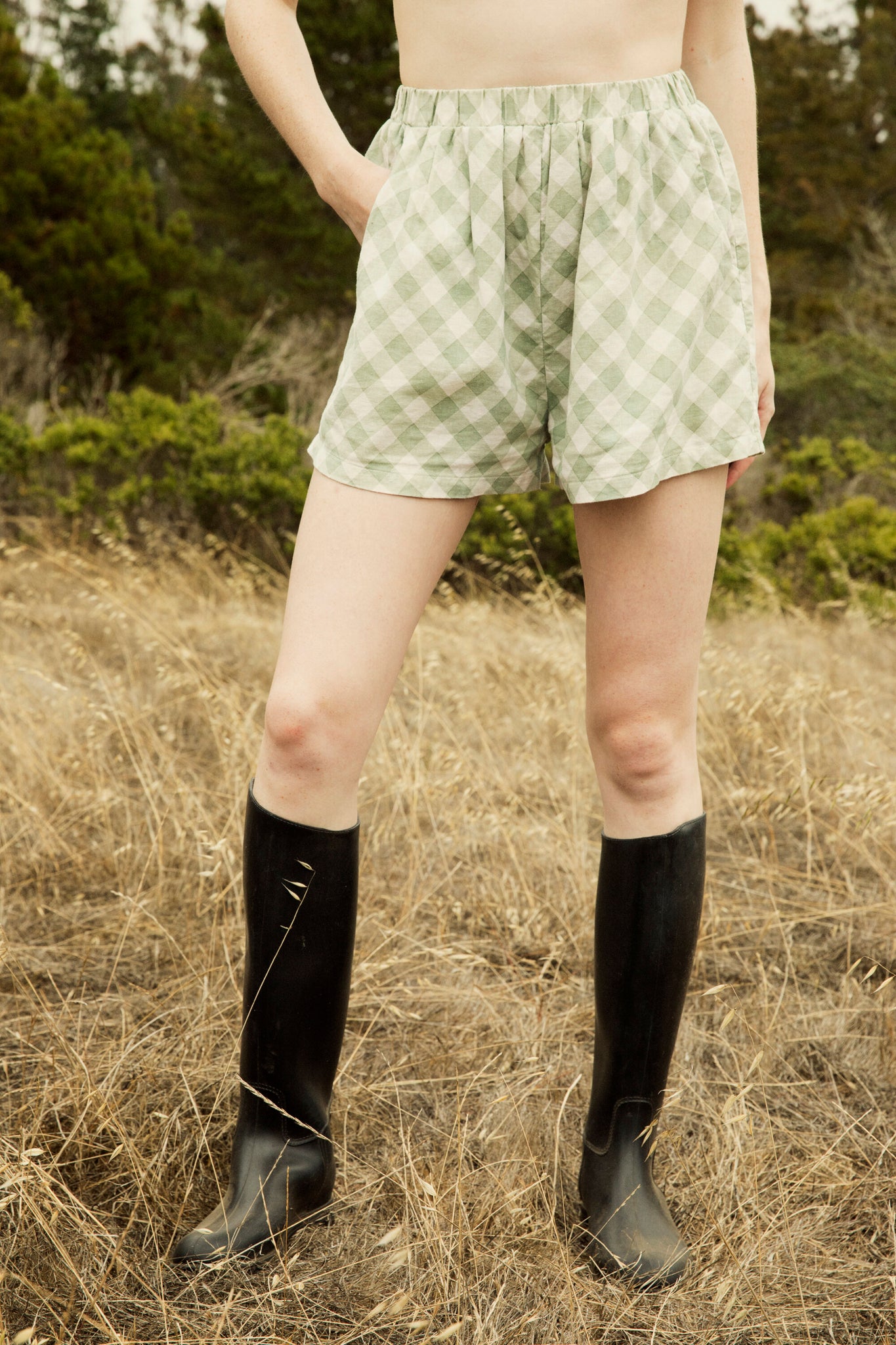 the juniper short in moss gingham